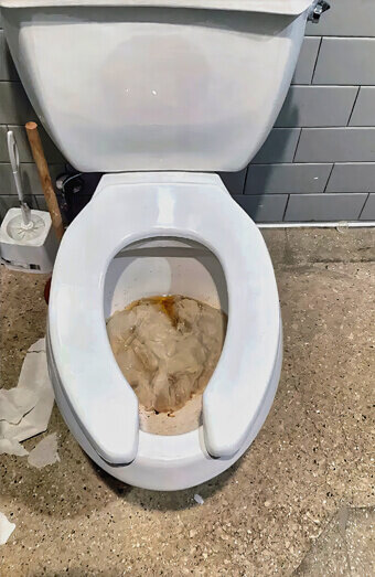 https://blockeddrainsmaddington.com.au/uploads/2025/07/blocked-toilet-27776.jpg