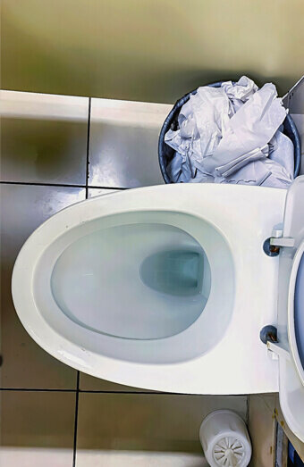 https://blockeddrainsmaddington.com.au/uploads/2025/07/blocked-toilet-31722.jpg